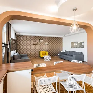 https://apartamenty-karmelicka-deluxe-old-town-wawelofts.krakowhotelspoland.com