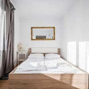 https://apartamenty-karmelicka-deluxe-old-town-wawelofts.krakowhotelspoland.com